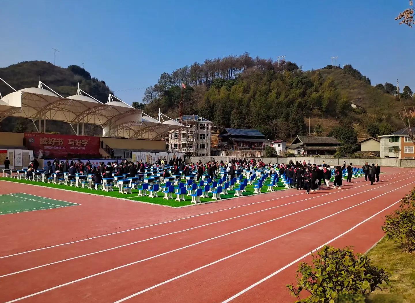 信阳市硅PU人造草坪 - 方案